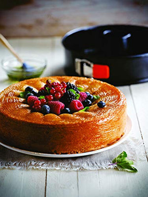 Le Creuset Toughened Non-Stick Bakeware Springform Round Cake Tin with Funnel Insert - 26 cm